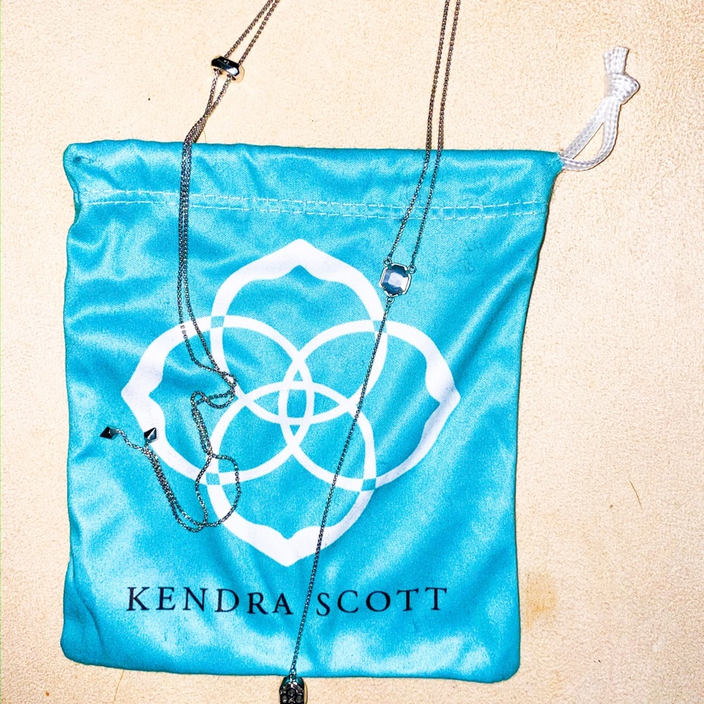 Kendra Scott necklace